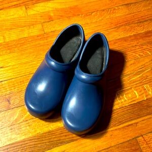 Anywear Guardian Angel Step in Nursing Shoes Clogs for Women